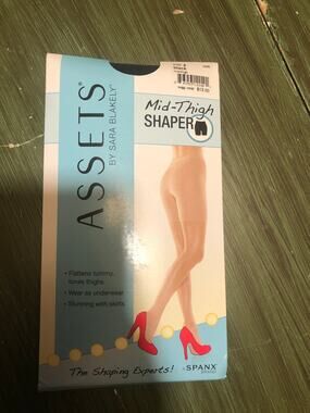 Assets by Spanx Hi-Waist Mid-Thigh Shaper Black Size 4